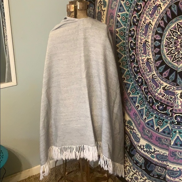 💜giant wrap around shawl💜 - Picture 4 of 4